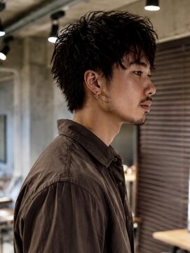 キュー(Cue_) 大人カジュアルツイストスパイラルパーマ刈り上げなし