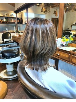 マリーチ(marichi)の写真/『白髪はしっかり隠すのではなく馴染ませて楽しむカラーリングへ』