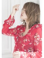 甘さと抜け感の絶妙バランス！胸キュンミディ