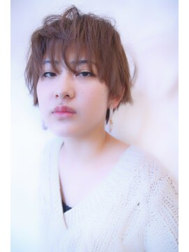 ブーケ(BOUQUET) ヘルシーレイヤー・無造作・丸みショート・小顔・耳掛け