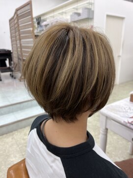 レオ 幸手(Leo) 20代30代40代小顔カットインナーカラー透け感ナチュラルボブ