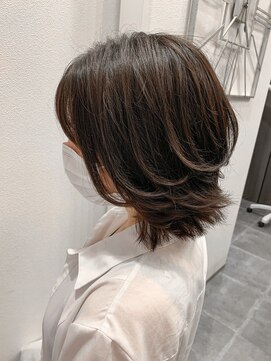 ヘアーアンドビューティ カリテス(Hair & Beauty Charites) レイヤー×ミディアム