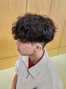 ニアウ 伊勢崎連取店(Niau) 刈り上げショートマッシュ波巻きツイストスパイラルパーマ