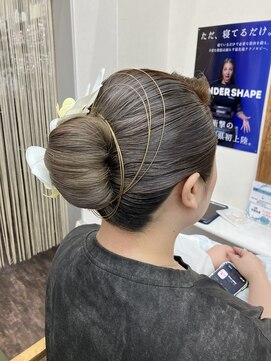 マジックデイズ(Magic Days) ヘアセット　タイトシニヨン