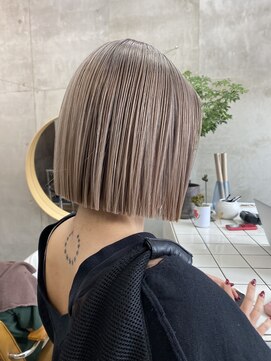 ソルトウォーター(SALT WATER) ピンクベージュ/イメチェン/ハイトーン/ブリーチ/恵比寿/代官山