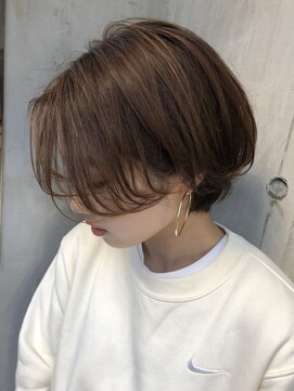 コワファーストナガサキシャンプーボーイ(COIFF1RST NAGASAKI SHAMPOO BOY) 大人可愛い20代30代40代黒髪前下がりショートボブ丸みショート◎