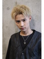 春夏はハイトーンスパイキーショートで決まり