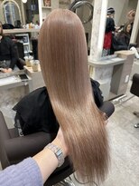 サイ(PSY)&nbsp;ピンクベージュ/ブリーチカラー/ロングヘア