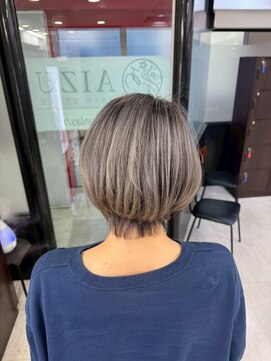 アイズ 本厚木(AIZU) 白髪ぼかしハイライト