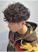 スパイラルパーマ マッシュショート ツーブロック 20代 黒髪