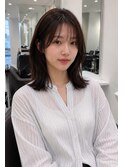 大人の抜け感ミディアムレイヤー