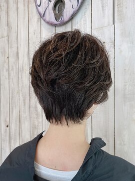 トゥードア(twoDOORs) 【twoDOORs】耳掛けショート×パーマ