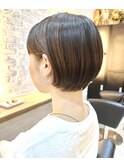 大人かわいい耳かけ丸みショートボブ20代30代40代髪型
