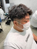 リット×ベリエ(Lit.×belier)&nbsp;ツイストスパイラルパーマ波巻きスパイラル刈り上げマッシュ