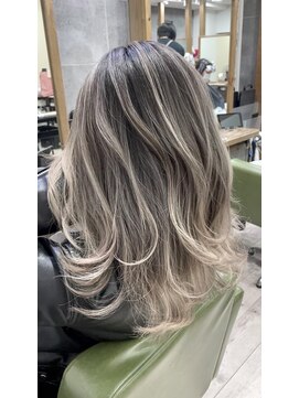 ジゼル(gisele) (小山)バレイヤージュ