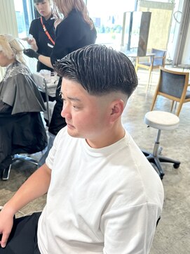 ザ オーダー(THE ORDER) メンズ0ミリスキンフェードカットバーバーコームオーバーヘア