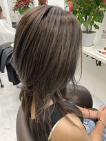 サロンドノア(Salon de NoA)&nbsp;レイヤカット×グレーカラー