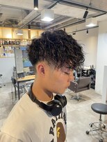 レオン(Re:ON)&nbsp;スパイラルパーマ×メンズハイライト！