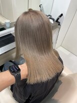 ヘアメイク ルエル(Hair Make Ruelle) ホワイトベージュ