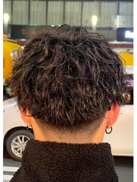 ミリオンバックス 神田店(Million Bucks) スパイキーショート/スペインカール<理容室>[メンズ/床屋/神田]