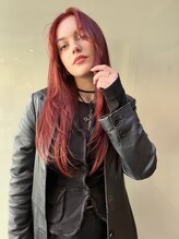 アイニコ(ainico) レイヤーカット　レッドカラー　赤髪　ロングレイヤー