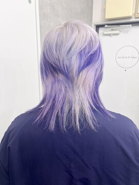 リアンリリィ バイ エイル トウキョウ(Lian lily by Eir Tokyo) ウルフカット/ホワイトシルバー/デザインカラー