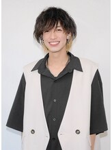 〈スタイリスト〉北田 陸斗 ー レイヤーカットなら僕にお任せください