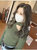 マットグレージュ×インナーカラー
