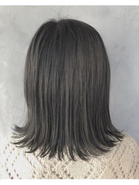 エイトセカンド 新宿三丁目店(EIGHT second) グレージュ