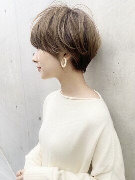 アンド ストーリーズ(&STORIES) 大人可愛い前髪ありのひし形マッシュショートパーマ３0代４0代