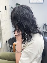 ノード(NODO)&nbsp;黒髪ウルフ＋スパイラルパーマ