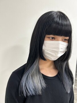 ビーグレイスヒロミ(be Grace HIROMI) シルバー系インナーカラー×20代黒髪クールスタイル