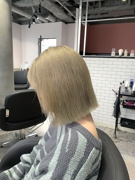 リーオオサカ(Lee Osaka) 切りっぱなしボブ