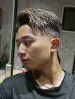 メッツ 原宿(METS) MEN'S/かき上げサイドパート×ハイライト/短髪/フェード