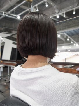 ホリー(HOLLY) 丸みボブ