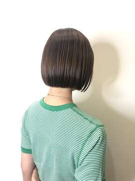 ゼンドットカラスマ(Zen.karasuma) ナチュラルボブ×グレージュカラー