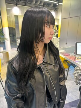シティ(CITY) 姫カット ブルーブラック レイヤーカット 韓国ヘア 表参道