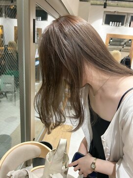 アドア 横浜(ADORE) 透け感のあるオリーブグレージュ