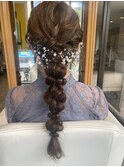 四つ編みヘアアレンジ
