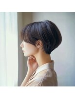 ユキオ オブ ヘアー(YUKIO of Hair)&nbsp;ハイトーンカラーミルクティーベージュミニウルフ丸みボブ