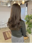 オリーブベージュ