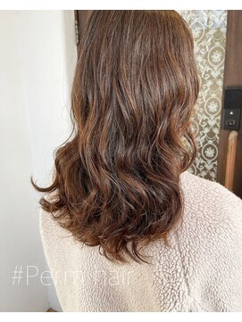 レゴリスヘアークリエイティブブランド(Regolith hair creative brand) ウェーブパーマ/コテ巻き風パーマ/くせ毛風パーマ/ゆるパーマ