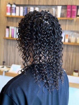 イエローコーン 金沢文庫店(YELLOW CORN) ハードスパイラルパーマ/パーマ女子/カーリーヘア/海外風パーマ