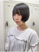 コンパクトボブ顔まわりレイヤースタイル