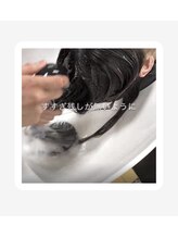 内部と外部をつなぎ、質感を安定させる