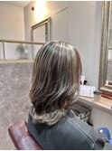 白髪を自然に馴染ませる白髪ぼかしハイライト