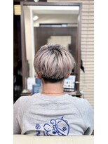 はんなり 行徳&nbsp;ホワイトベージュ×刈り上げマッシュ