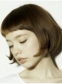 首のラインが綺麗に見える　大人可愛いマチルダ　ボブ