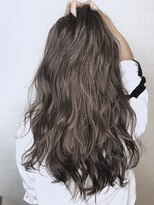 メリー(merry craftsman's factory)&nbsp;外国人風バレイヤージュ、ハイライトカラーアッシュグレージュ