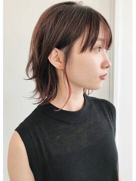 ワク(WAKU) 【WAKU】チラリと見えるアクセサリーカラー切りっぱなしボブ